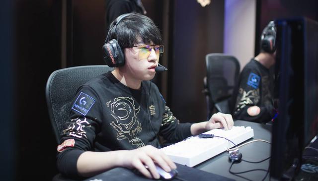 益复杂的背 益复杂的背